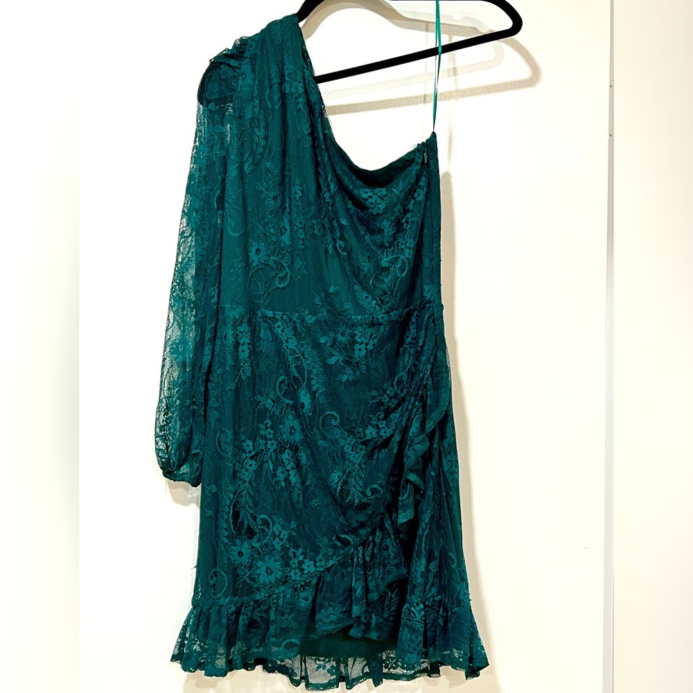 Lace dark green mini dress. Long sleeve One shoulder (worn once)
